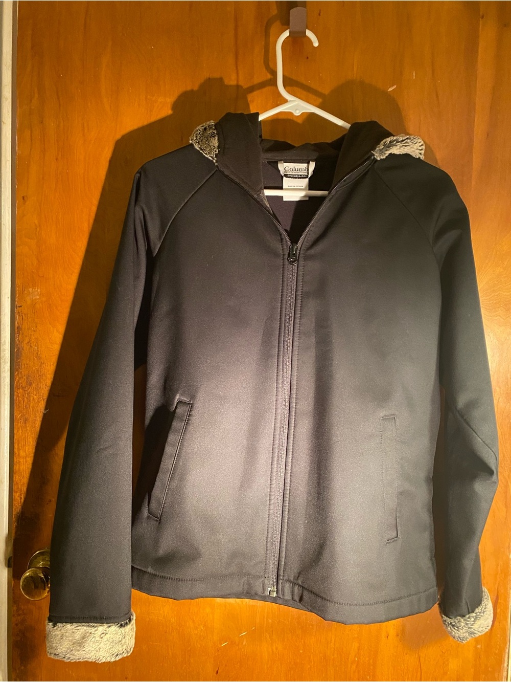Columbia Women’s Black Hooded Teddy-Lined Jacket
